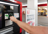 Benzina otevřela druhý Drive Up bankomat v Hradci Králové