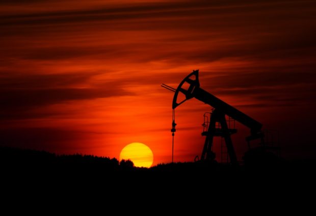Odstartoval ruský zákaz dovozu ropy do zemí uplatňujících cenový strop